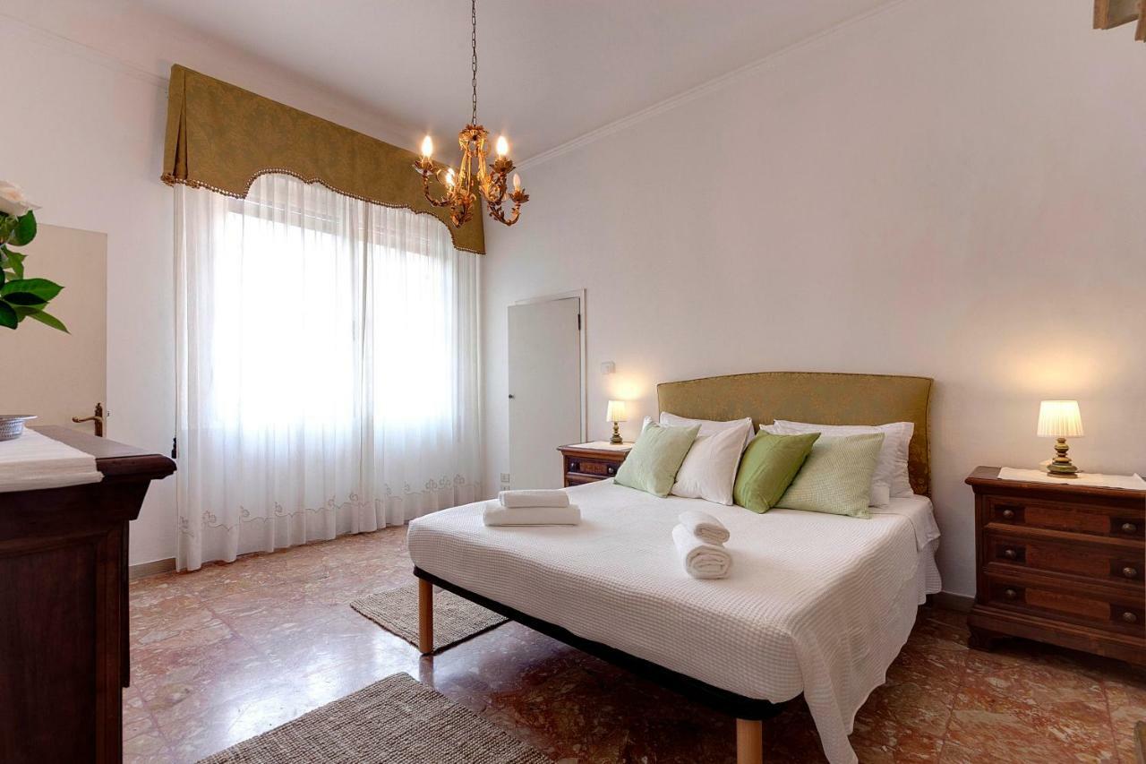 Historical Apartment Spectacular Arno View With Balcony From 12 Th Century. Florença Exterior foto